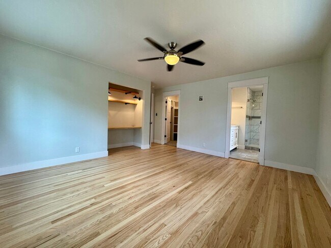 Building Photo - 5780 Stanley Dr
