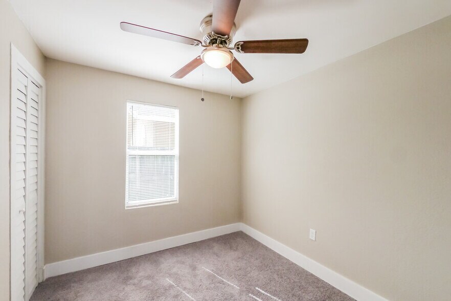 Building Photo - 1115 N Andrews Ave