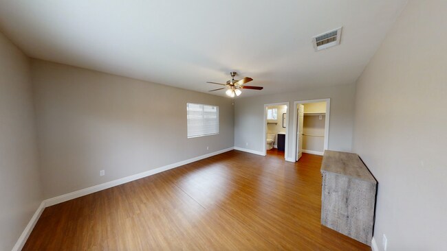 Building Photo - 5532 Mary Ln Dr