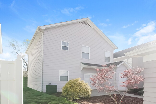 Building Photo - 7318 Darblay St