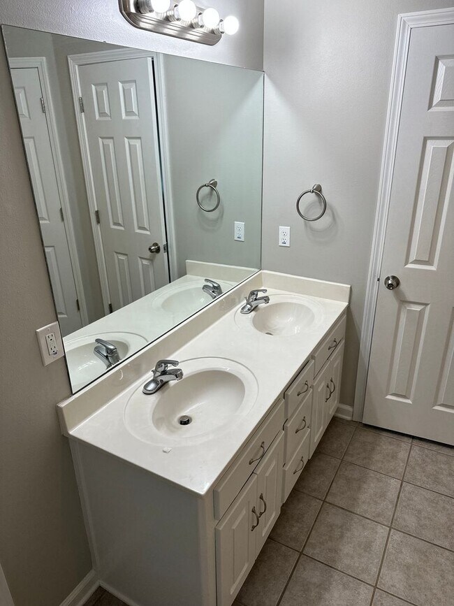 Building Photo - 3-Bedroom, 2-Bathroom Split floor plan Home for Rent in Austin, AR – Available April 2026