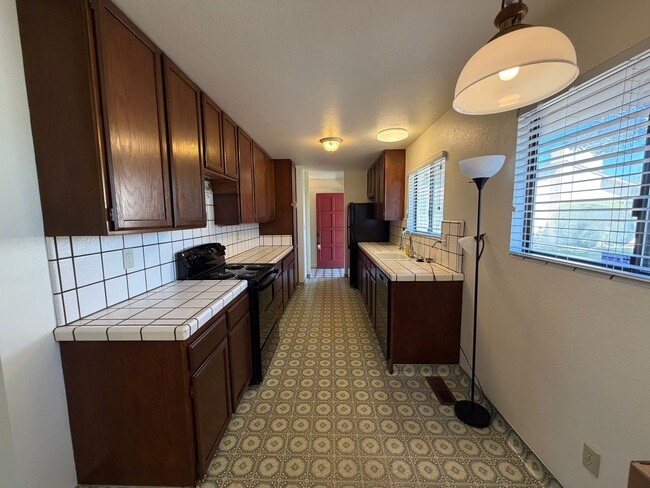 Building Photo - Lovely home in Marina available March 16, 2026!