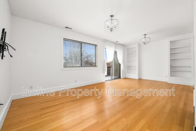 Building Photo - 147 W 905 N