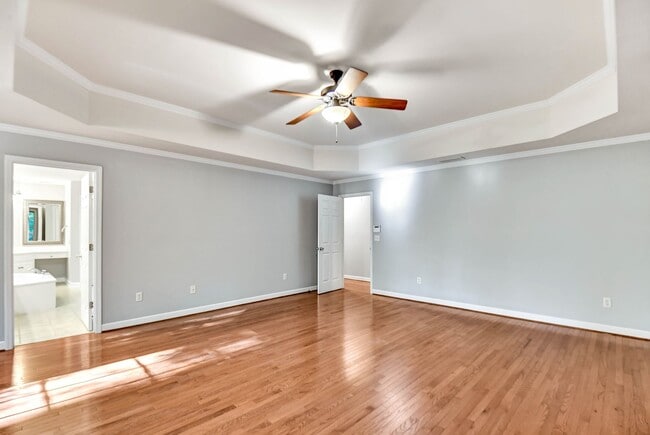 Building Photo - Large, beautiful home in Oconee!