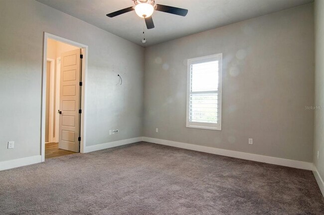 Building Photo - 861 SW 120th Dr