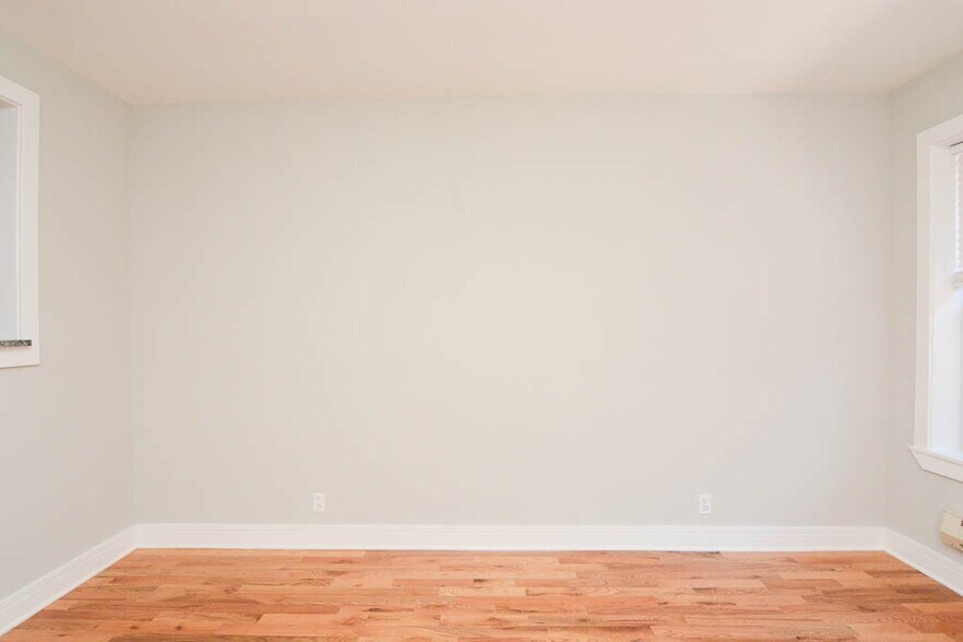 Building Photo - 4414 N Wolcott Ave