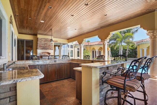 Building Photo - 1363 Oceanview Dr