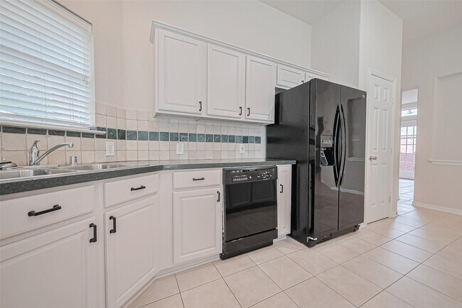 Building Photo - 134 E Foxbriar Forest Cir
