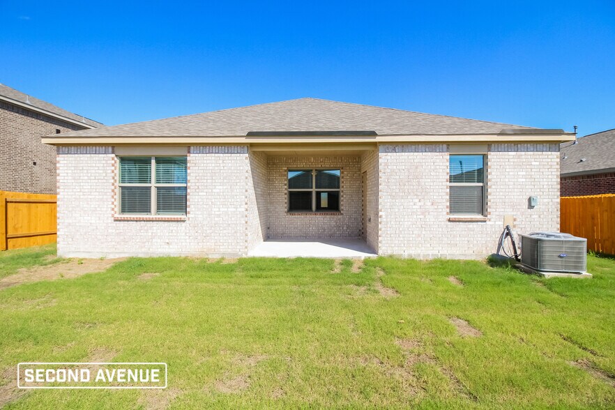 Building Photo - 2009 Erlinda Dr