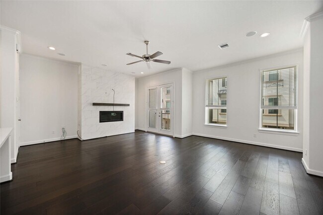 Building Photo - 4012 Centre Valley Ln