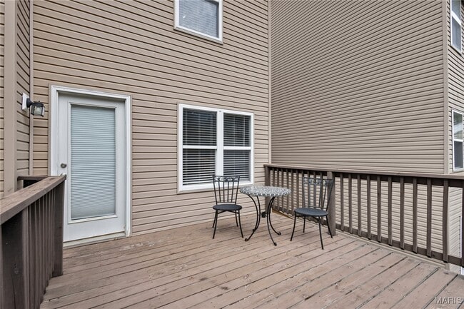 Building Photo - 422 Parkgate Dr