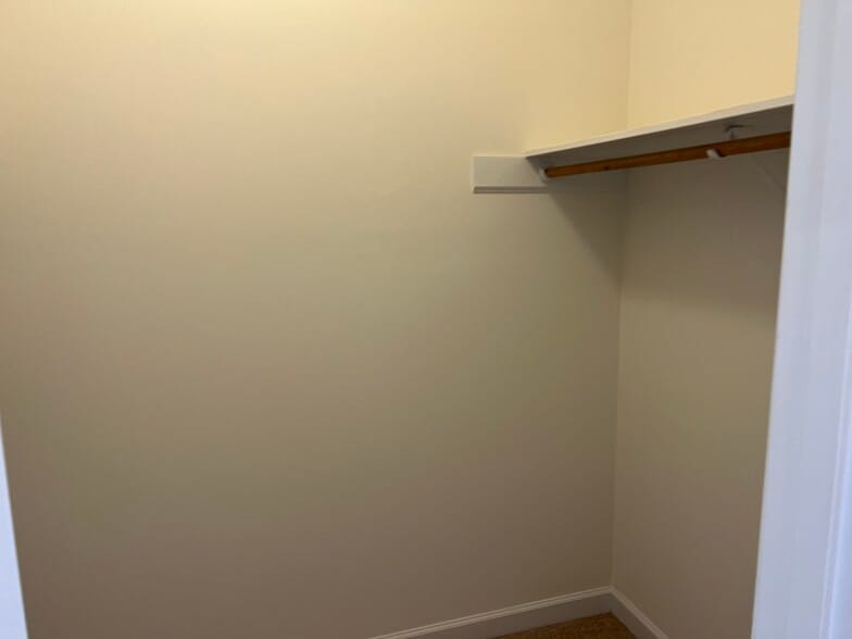 Building Photo - 3323 Whitlock Dr N