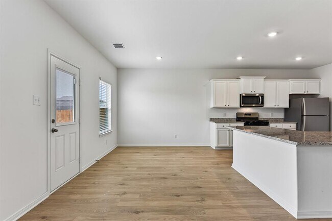 Building Photo - 235 Surrey Oaks