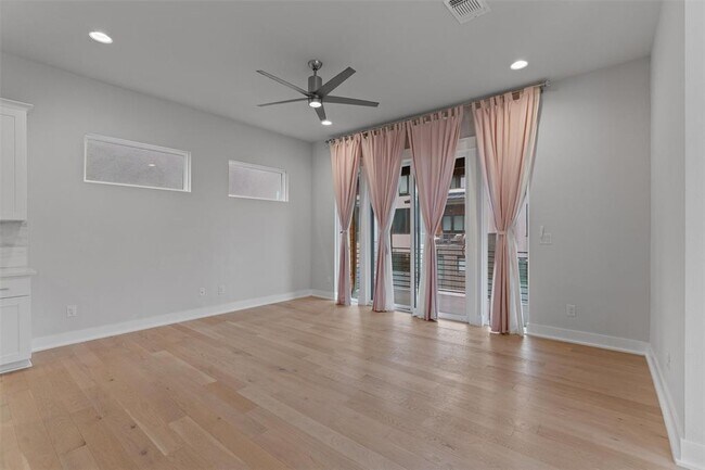 Building Photo - 5002 Pecan Springs Rd