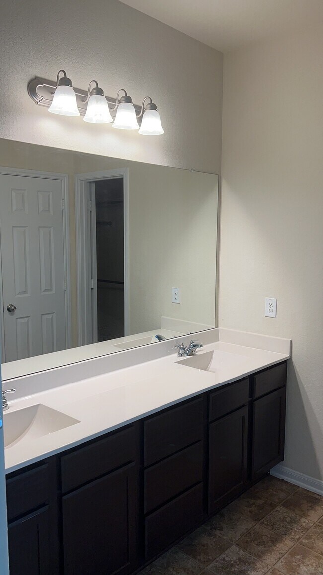 Building Photo - 10523 Chestnut Path Way