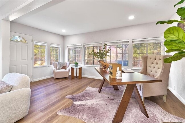 Building Photo - 750 N Northcape Ave