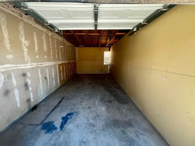 Building Photo - 73451 Sun Valley Dr