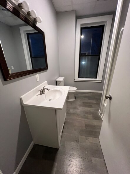 Building Photo - 1 Russell Pl