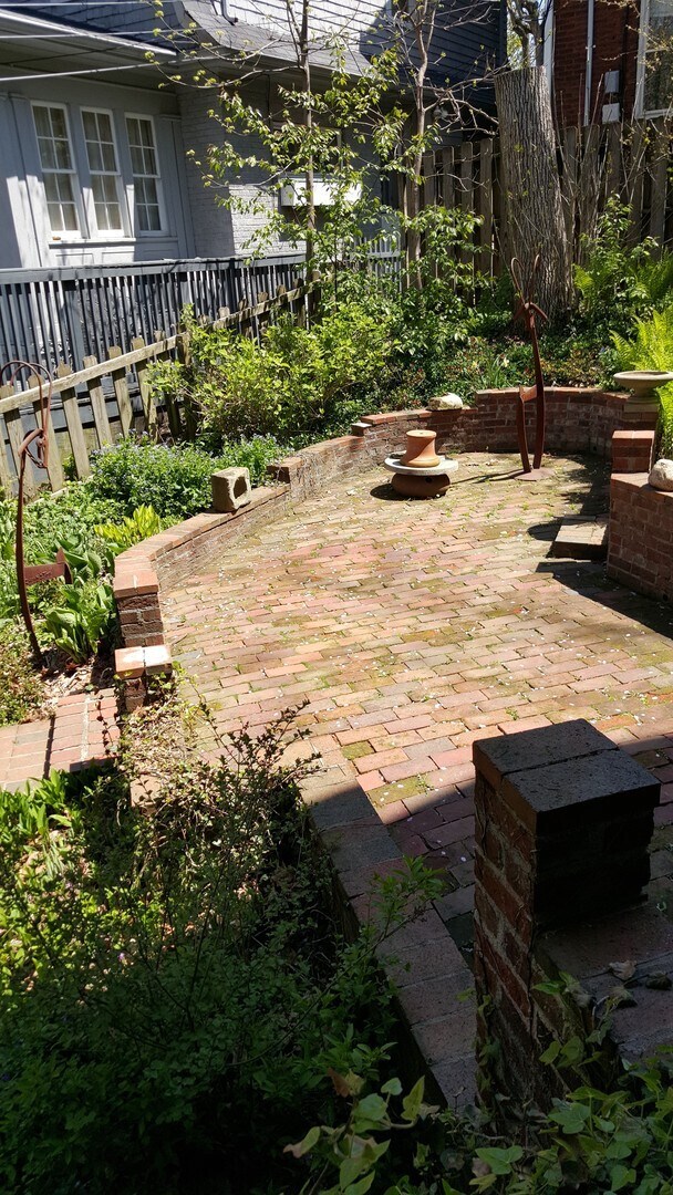 Building Photo - Highly Sought After OSU 6 Bedroom House Iuka Ravine with 2 new bathrooms and free off-street parking