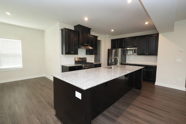 Building Photo - 3BR 2.5BA Home w/Resort Style Amenities at The Mills at Rocky River