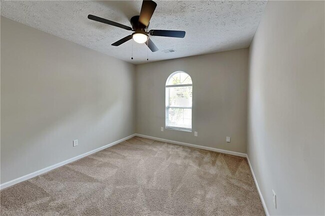 Building Photo - 4018 River Rock Way