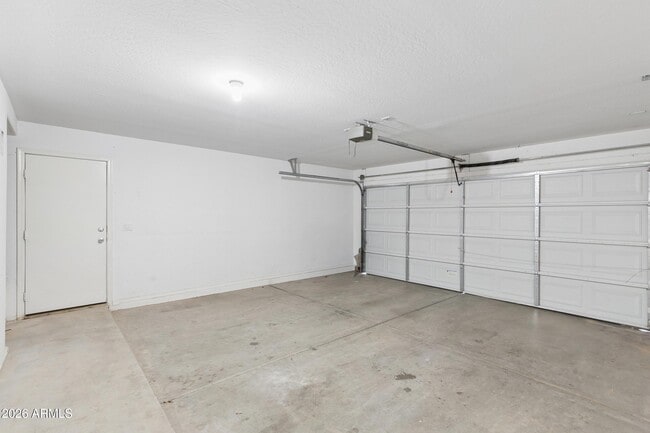Building Photo - 1576 E Gabrilla Dr