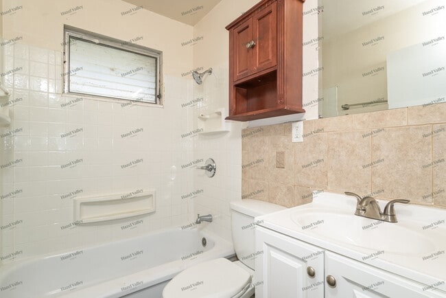 Building Photo - 217 Mc Alpine Dr