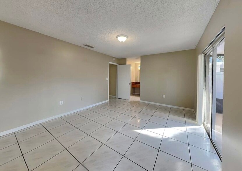 Building Photo - 2715 Taylor St