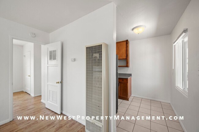 Building Photo - 553 22nd St