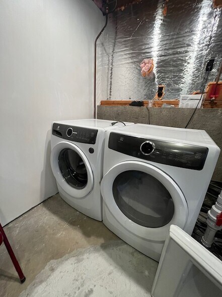 Building Photo - 222 Primrose Hill Rd