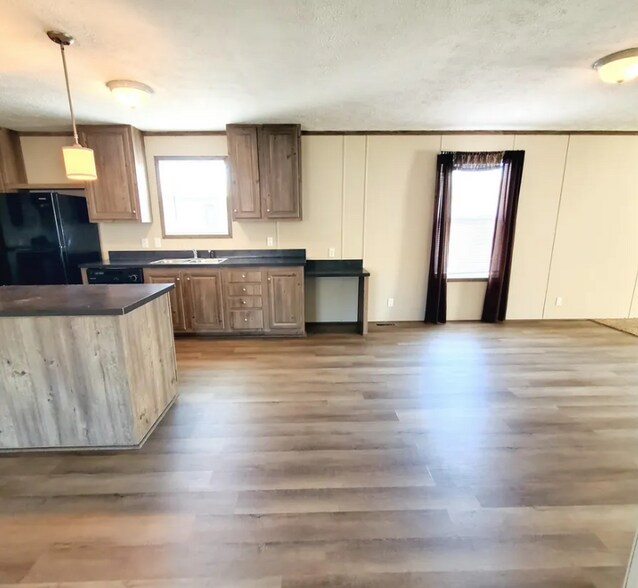 Building Photo - 9482 Lighthouse Dr