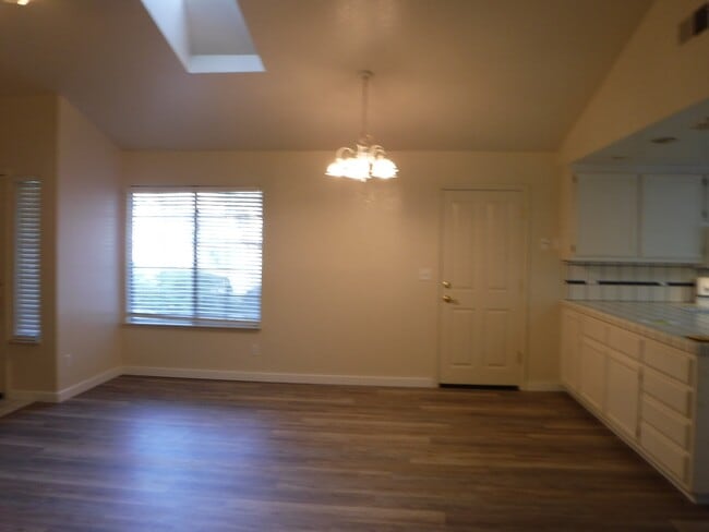 Building Photo - 1090 Gilliland Dr