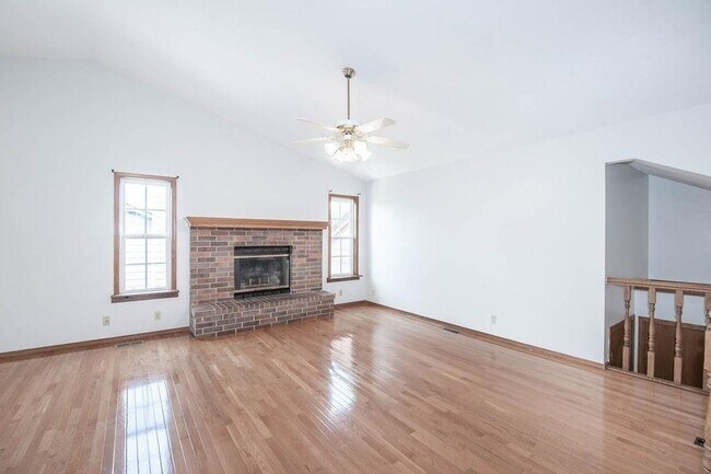 Building Photo - 1819 S Cranbrook Ave