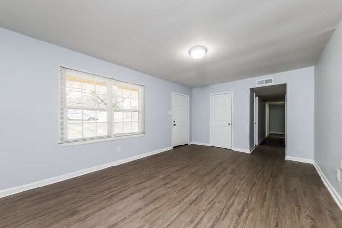 Building Photo - 4025 Oak Ridge Dr