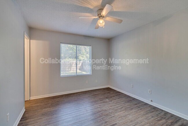 Building Photo - 128 Pointe S Dr