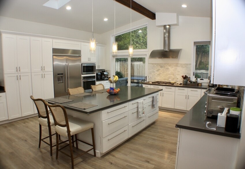 Building Photo - 4820 Abbeyville Ave