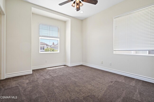 Building Photo - 6077 Mandeville Pl