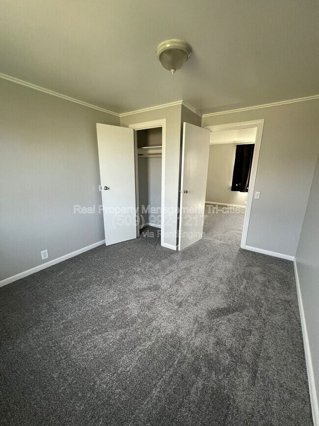 Building Photo - 919 E 27th Ave