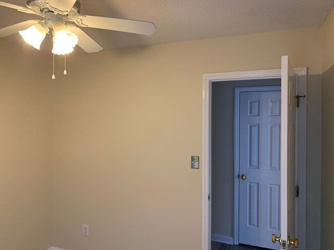 Building Photo - Beautiful Home located in the Brynmoor Com...