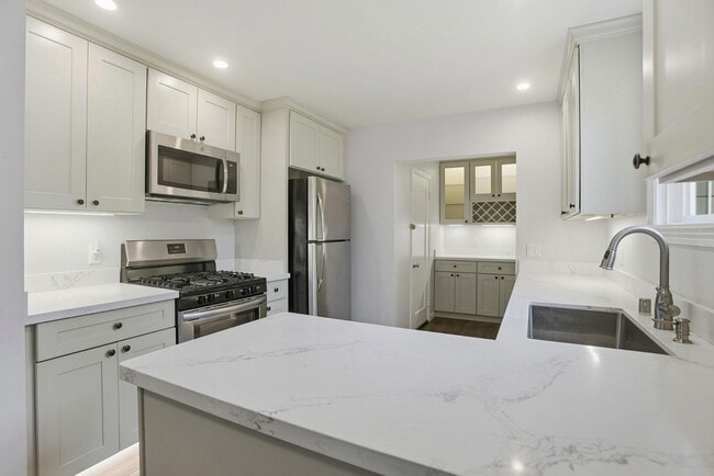 Building Photo - 251 C St