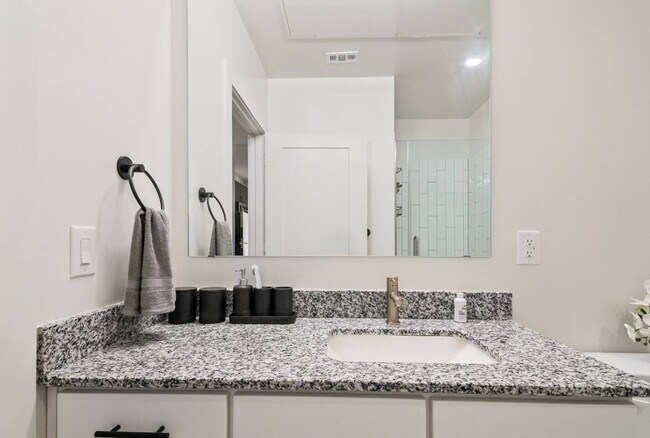 Building Photo - 4204 Greeley St