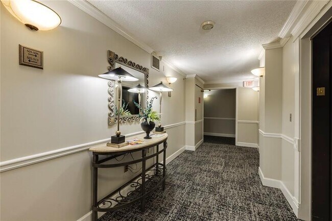 Building Photo - 795 Hammond Dr