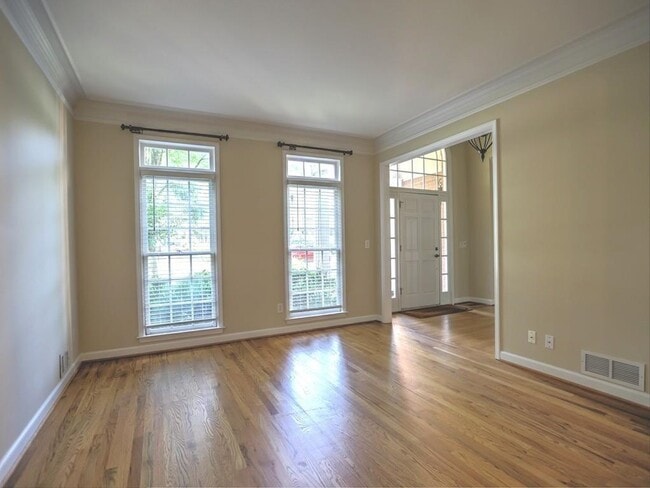Building Photo - 515 Mellbrook Ln