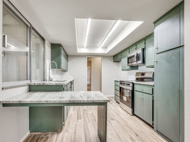 Building Photo - Updated 3 Bed 2 Bath In OKC