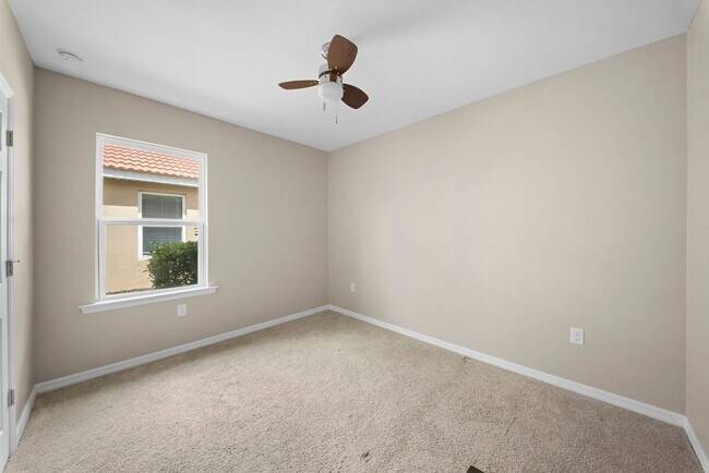 Building Photo - Newer-construction 3-bedroom, 2-bath home in Fort Myers