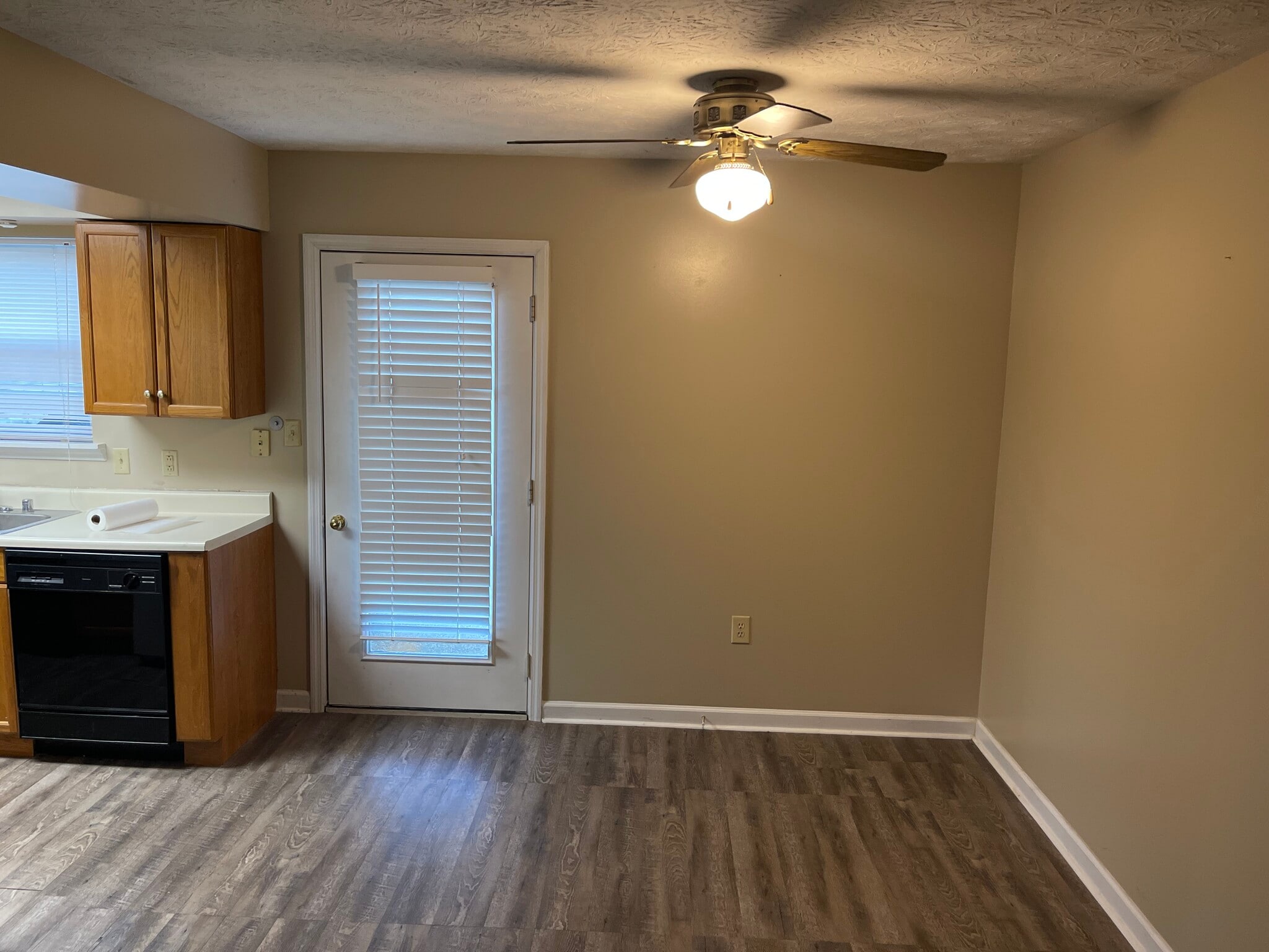 Access to a big patio property - 308 W 8th St