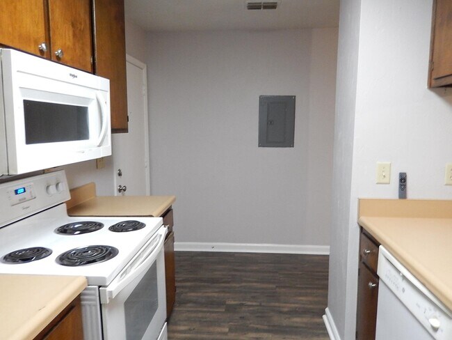 Building Photo - 3335 Sedona Rd