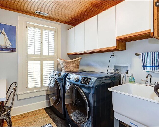 Building Photo - 27 N Hanson St