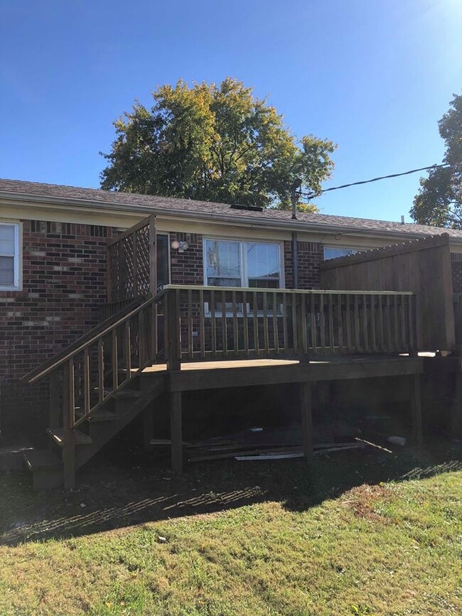 Building Photo - 2119 Rock Creek Dr