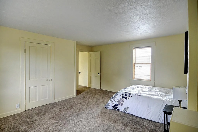 Building Photo - Renovated Farmhouse on Over 2 Acres – Waynesville Schools